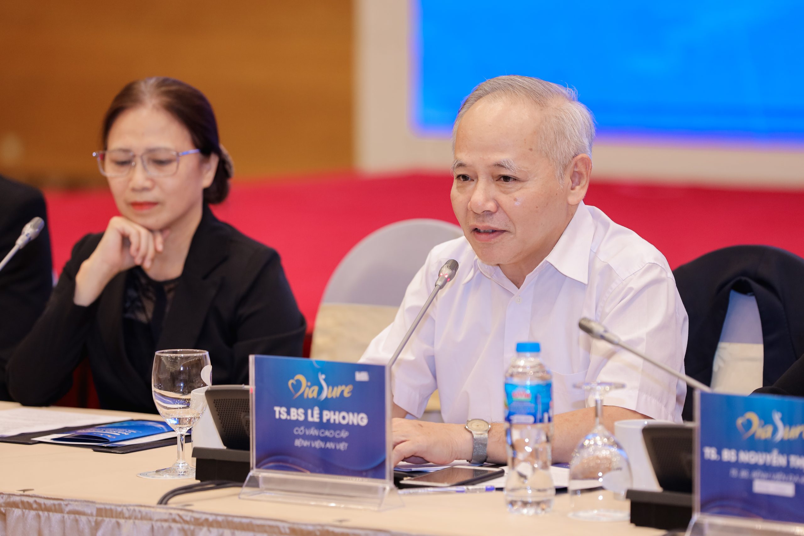 Ông Lê Phong - Cố vấn cao cấp tại bệnh viện An Việt chia sẻ trong hội thảo Nano Canxi trong dinh dưỡng người tiểu đường